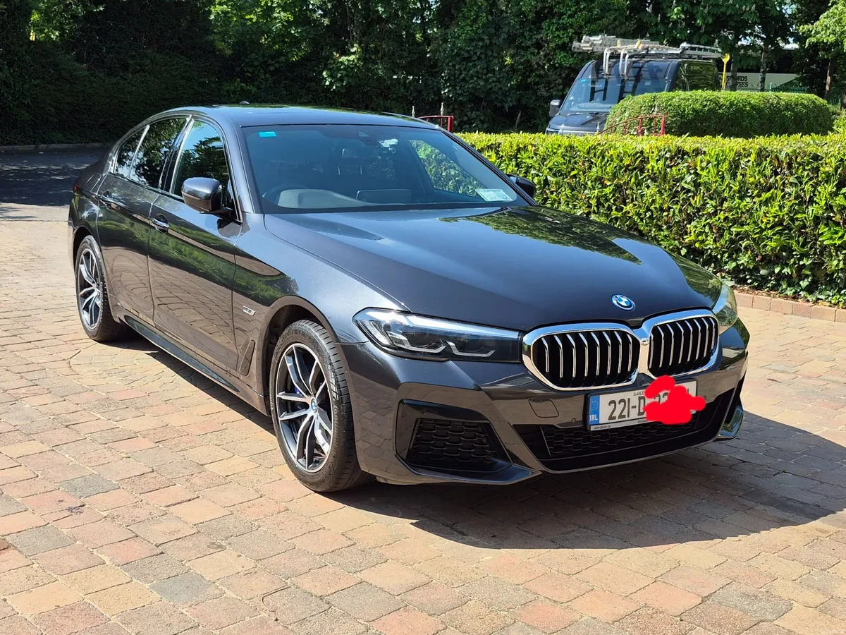 BMW 5-Series 2022 - Image 2
