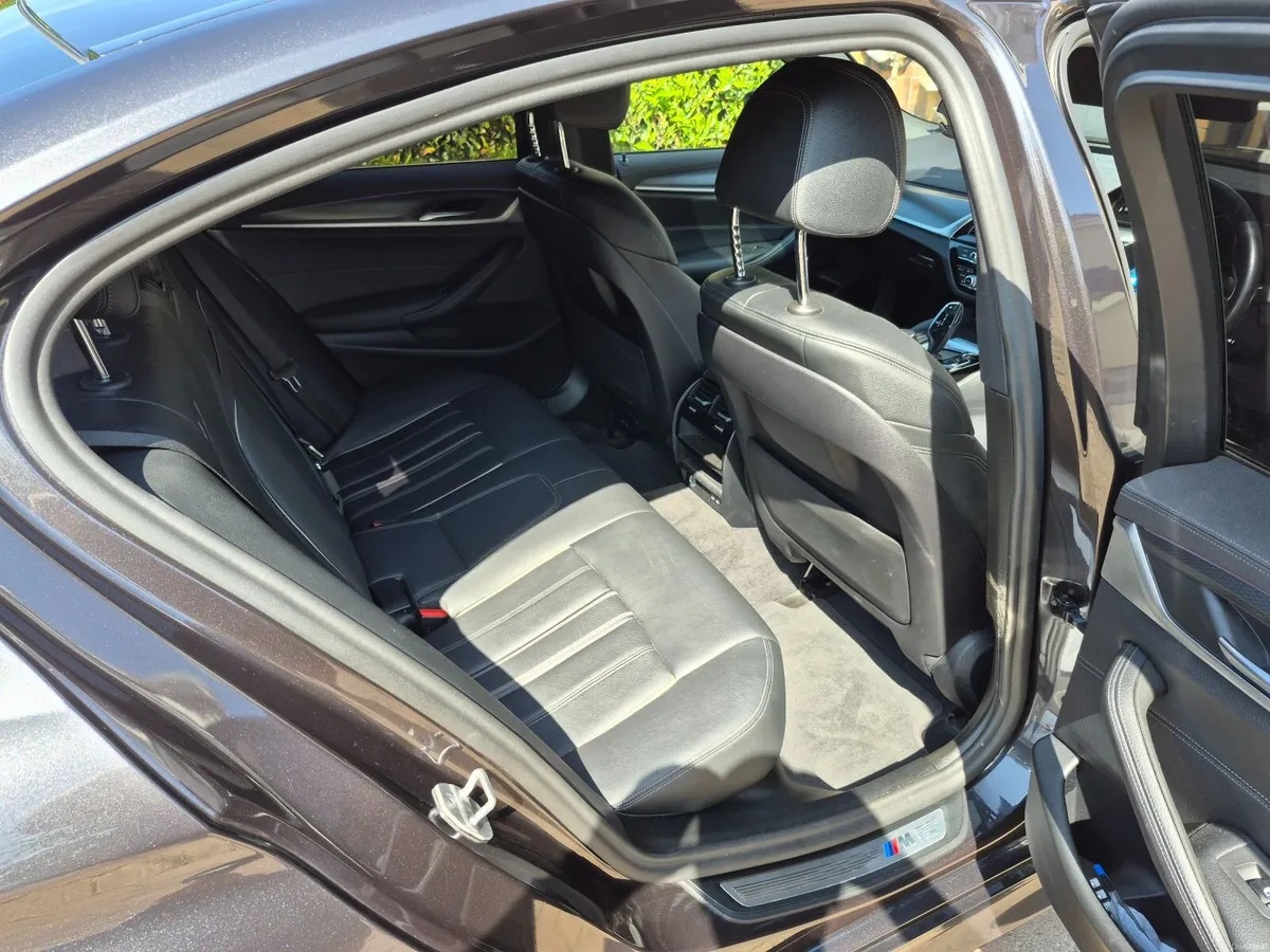 BMW 5-Series 2022 - Image 4