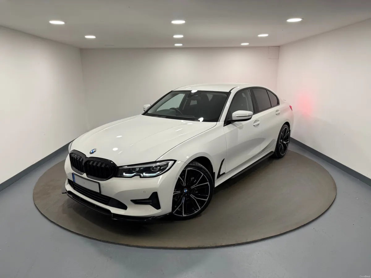 2022 BMW 3-Series 318D SE Pro M Performance - Image 3