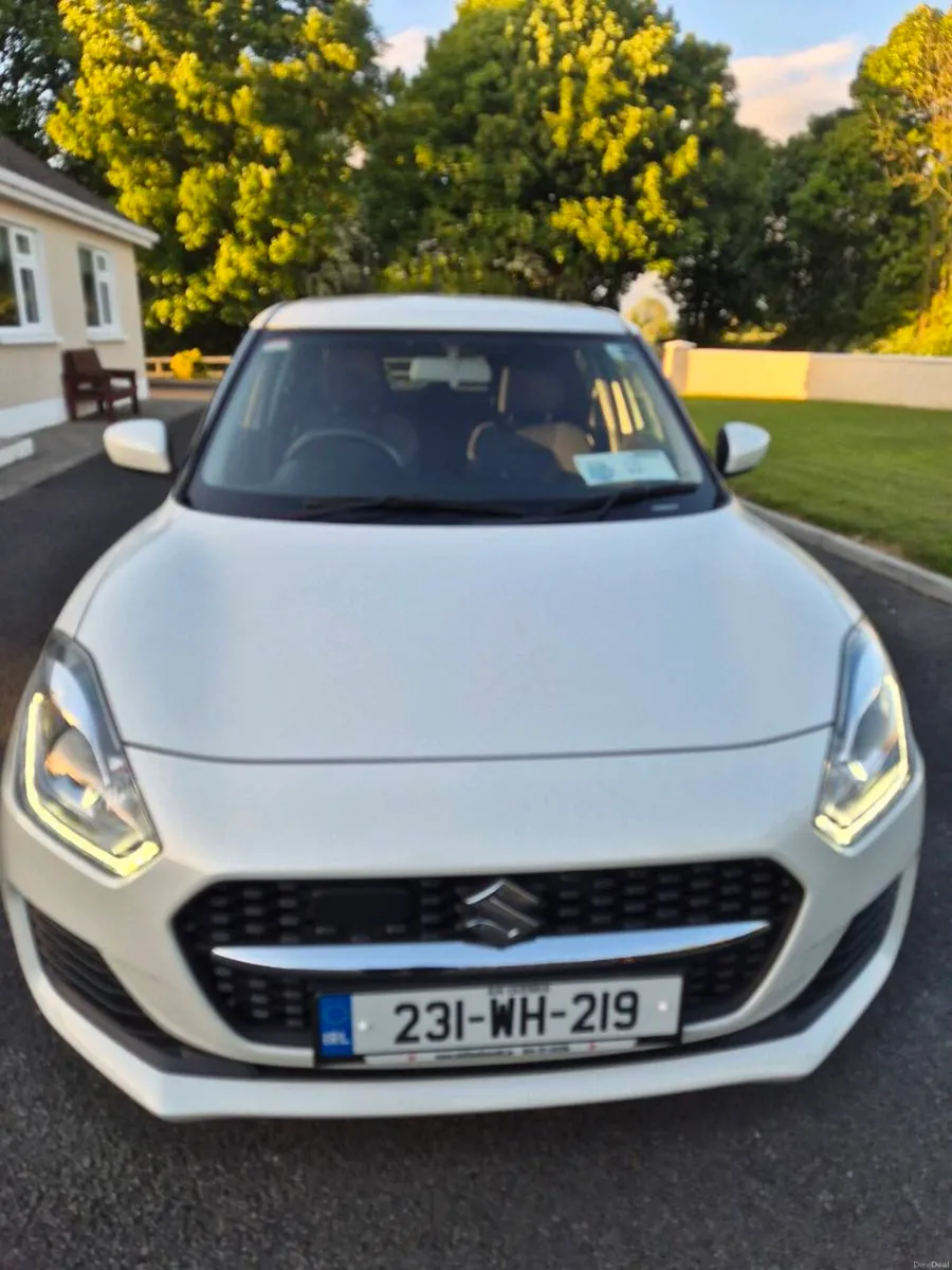 Suzuki Swift- Hybrid Manual - Image 2