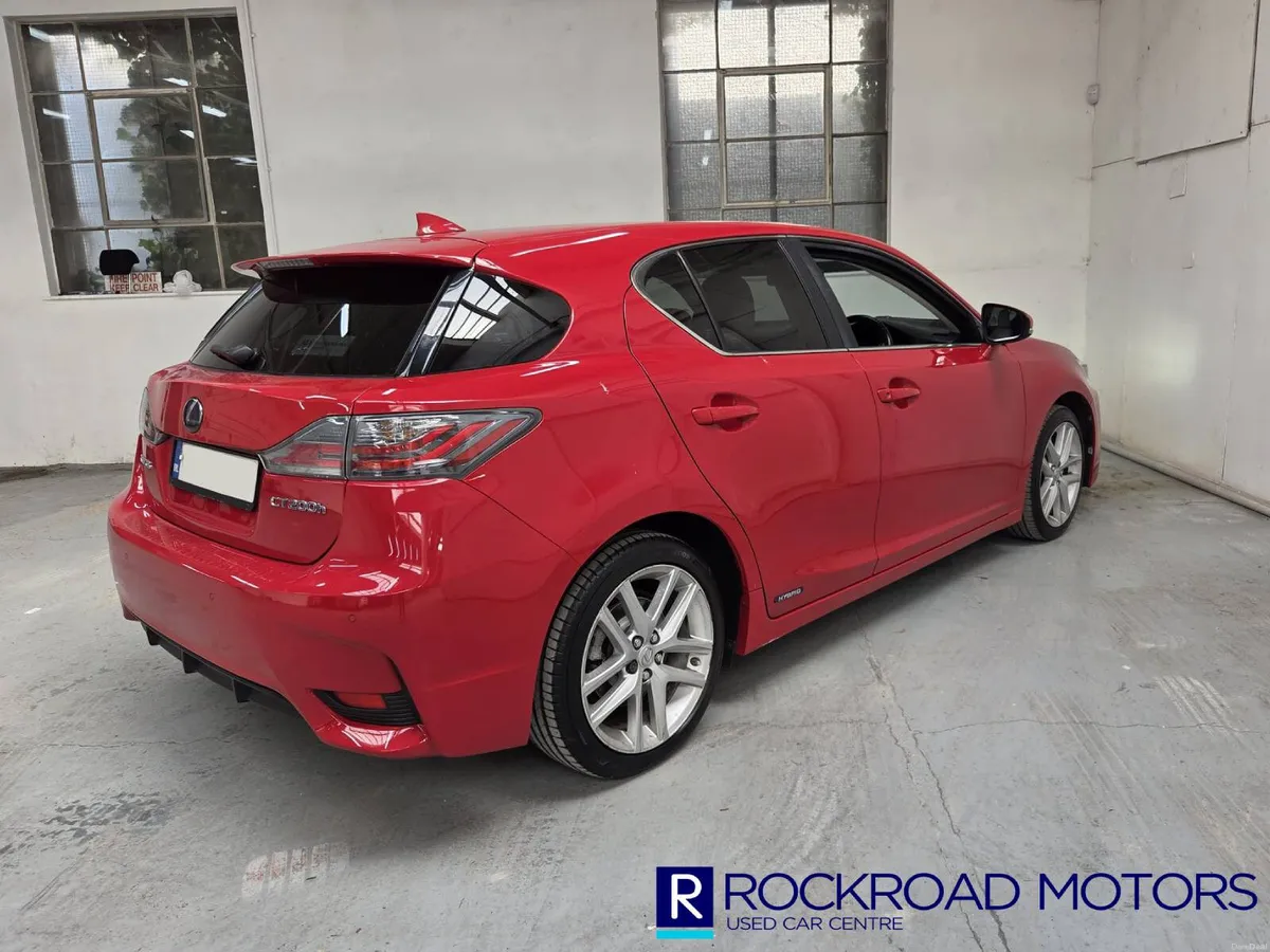 Lexus CT200h Luxury,  2015 - Image 4