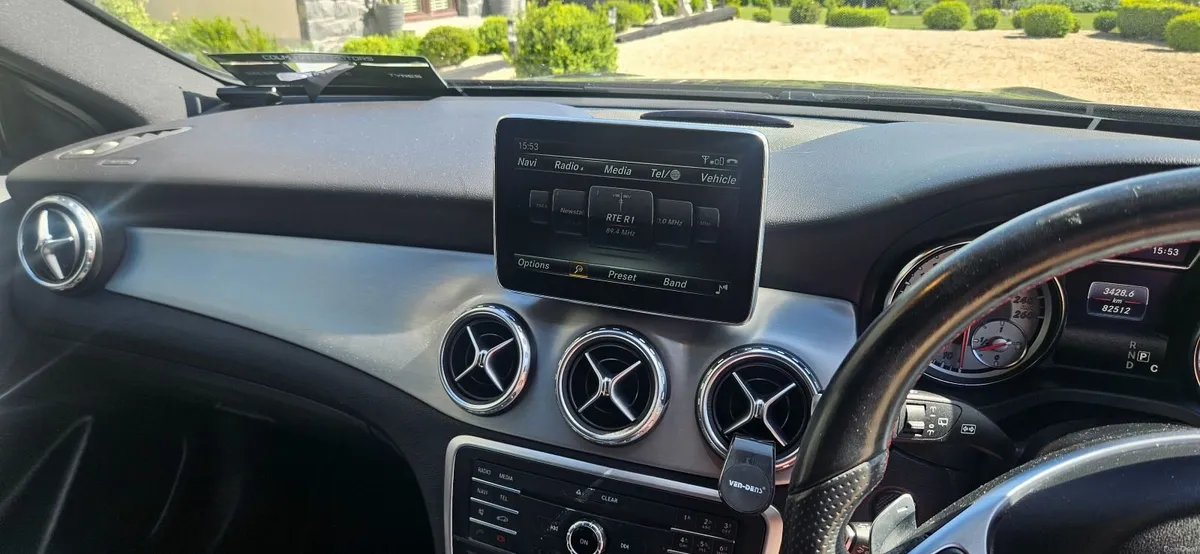 Mercedes-Benz GLA 2016 - Image 4