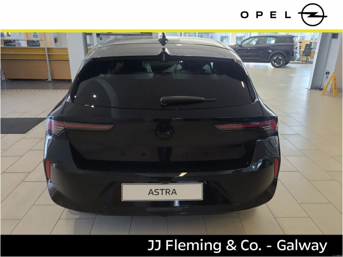Opel Astra GS 1.5 Diesel Automatic - Image 4
