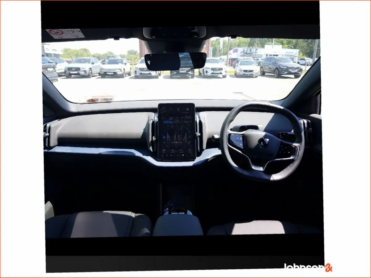 Volvo EX30 272bhp 69 kWh Extended Range Plus (Volv - Image 2