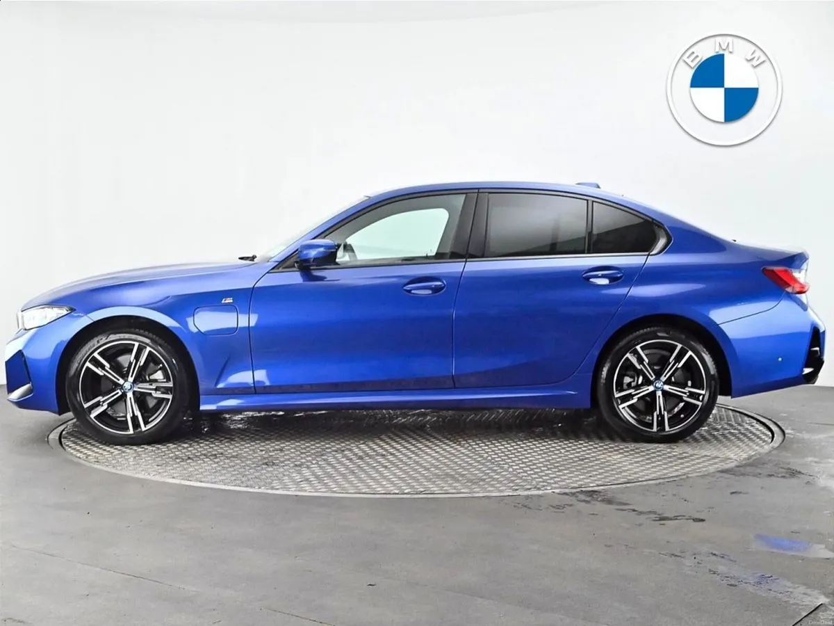 BMW 3-Series 330e M Sport Saloon - Image 3