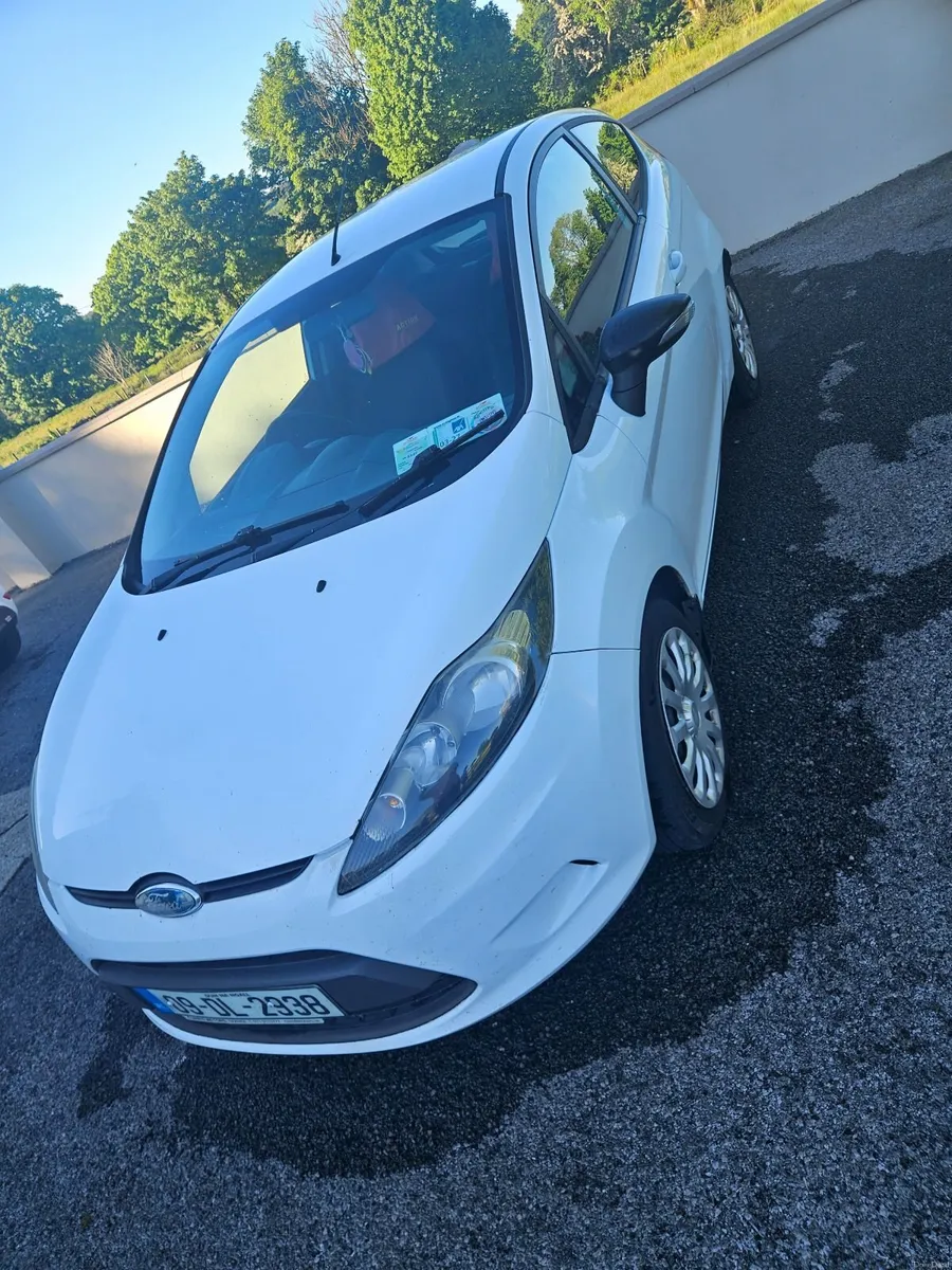 Ford Fiesta 2009 - Image 2