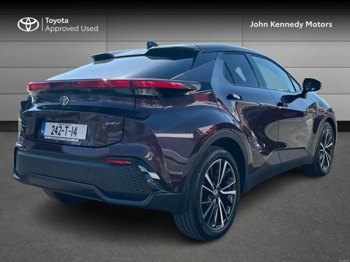 Toyota C-HR Hybrid Sol - Image 2