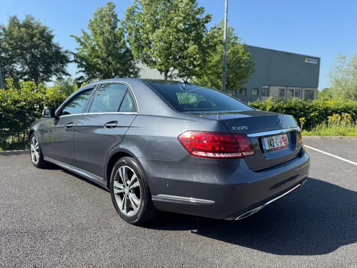 Mercedes-Benz E-Class 220 CDI BLUE EFFICIENCY SE 4 - Image 3