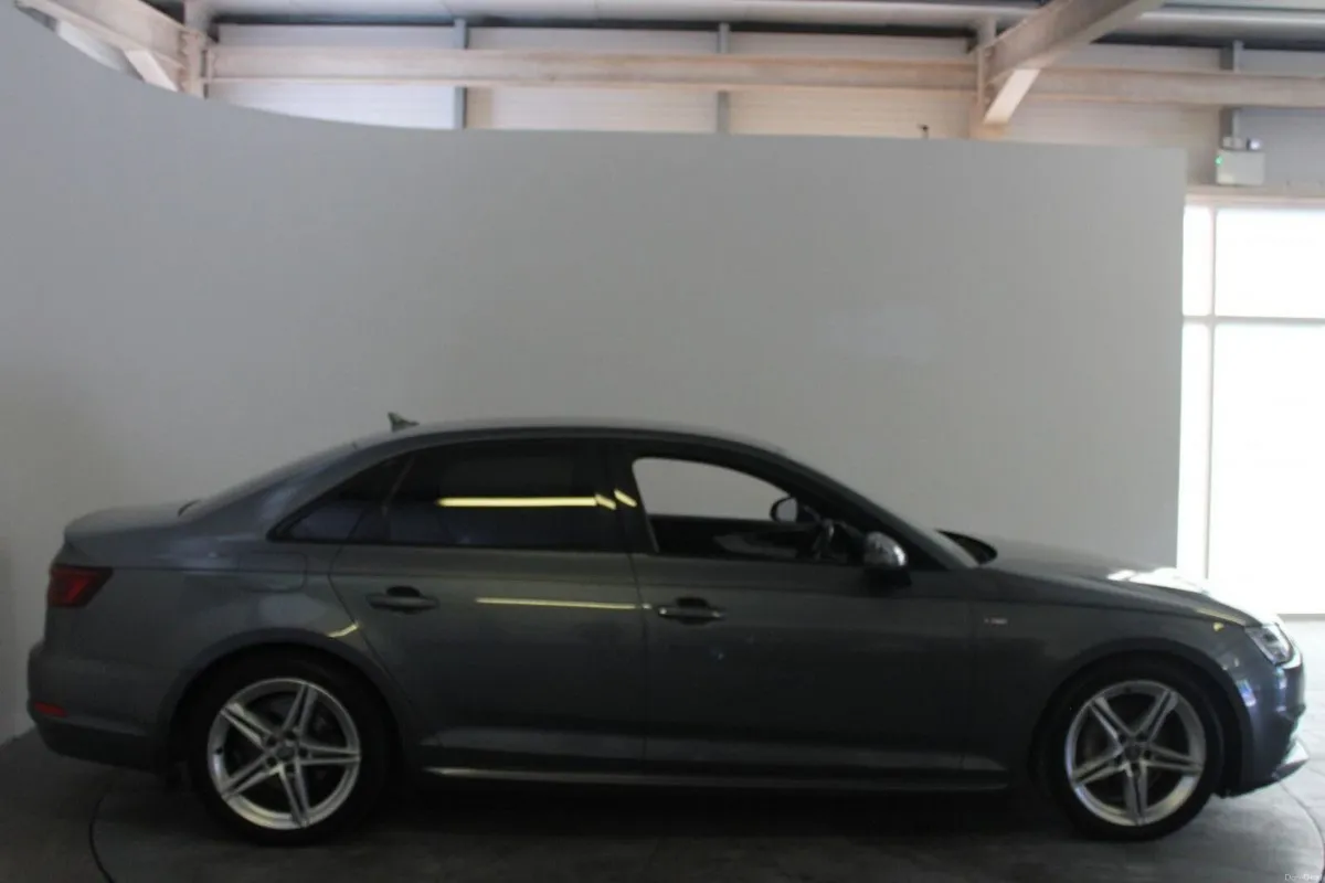 Audi A4 2.0TDI 190HP S tronic S Line - Image 3