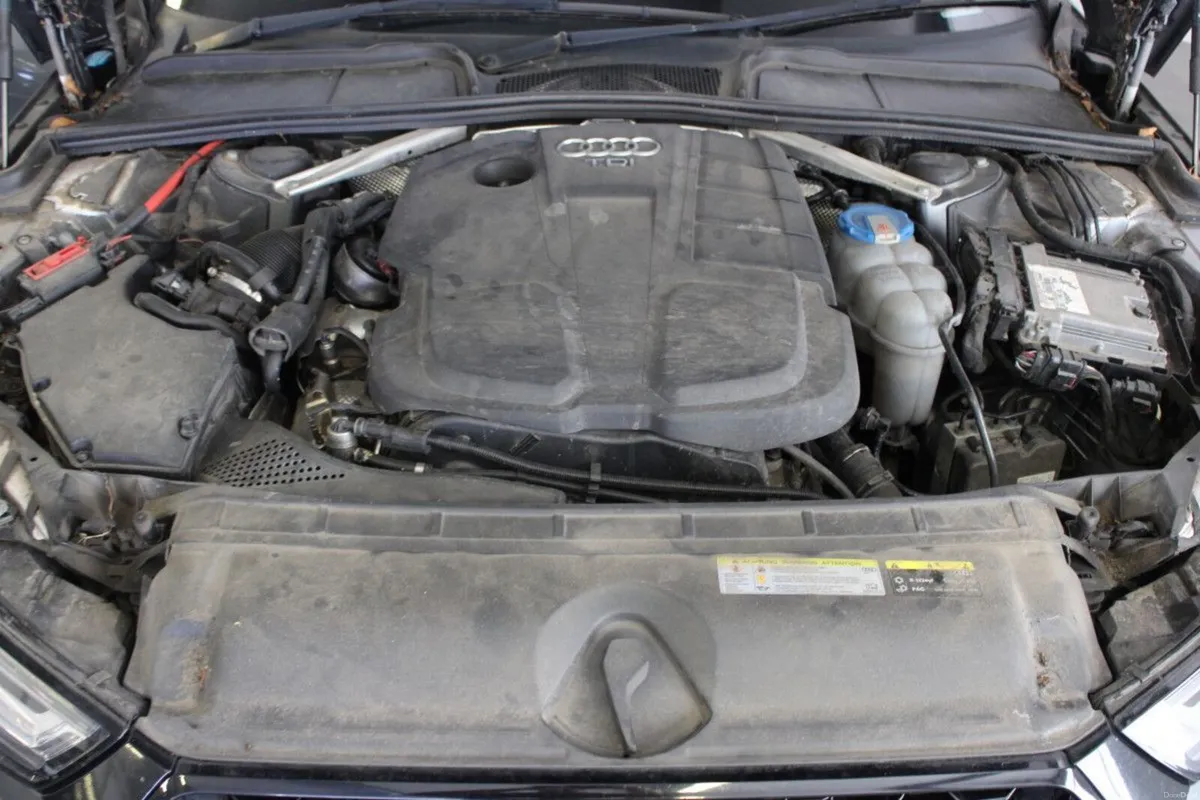 Audi A4 2.0TDI 190HP S tronic S Line - Image 4