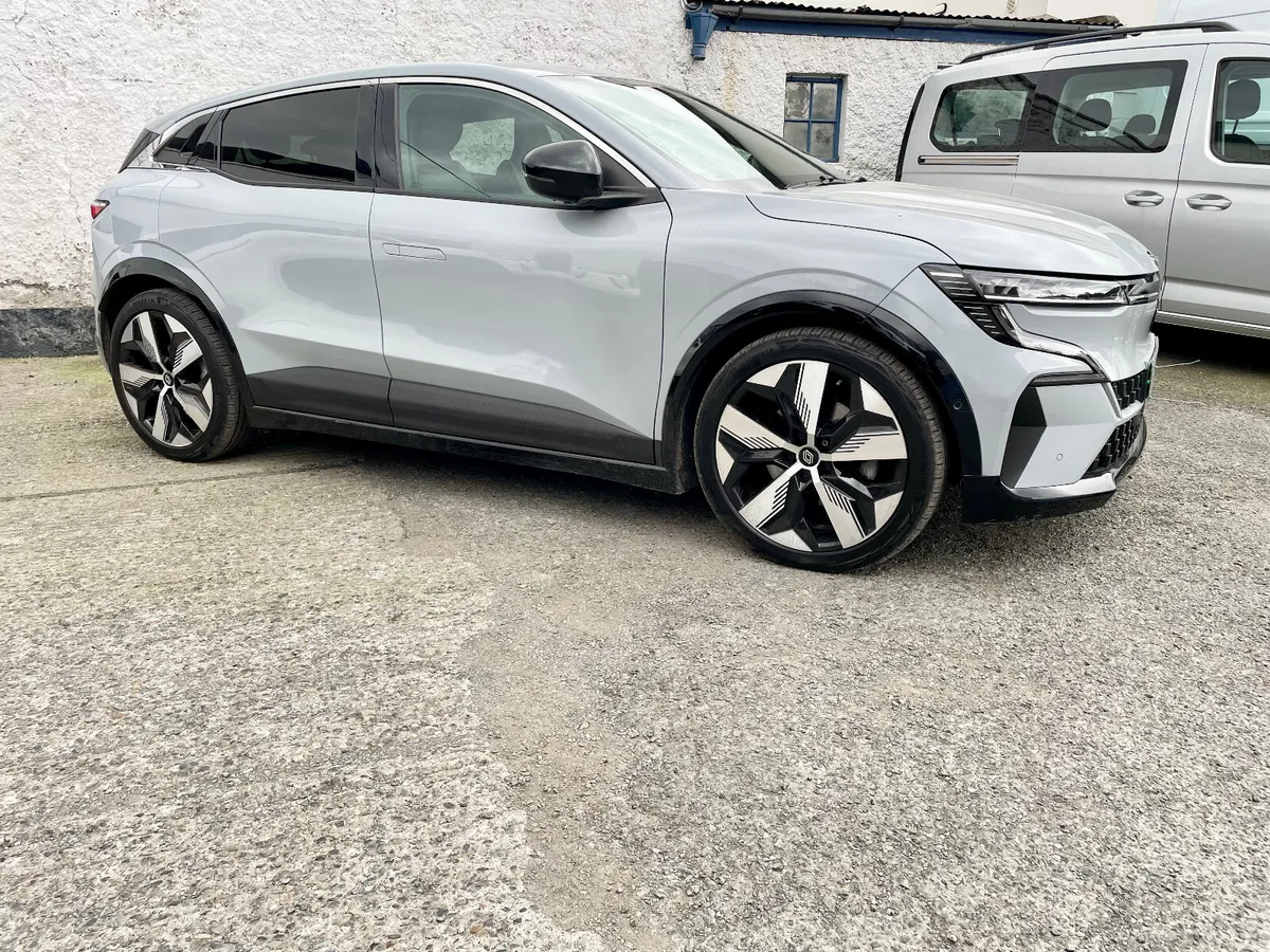 Renault Megane E-Tech 60 Electric Techo+,2024 - Image 2
