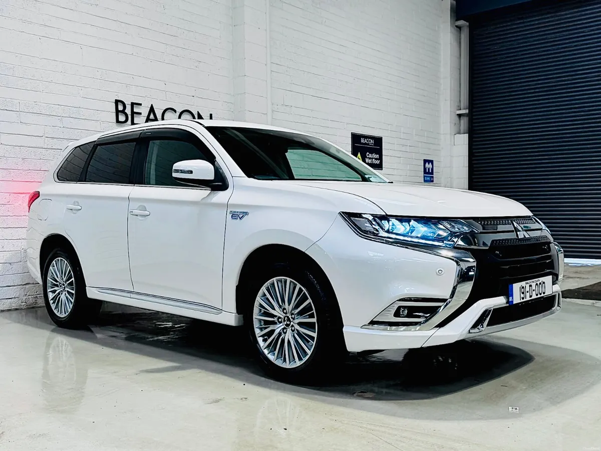 *45,000 MILES*2.4 AUTO HYBRID PLUG-IN*4X4*MITSUBIS - Image 5