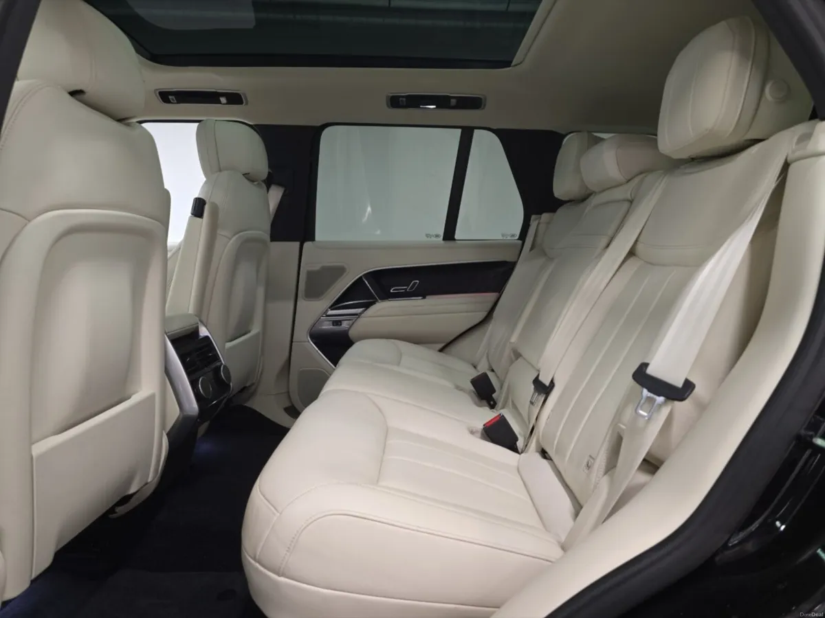 Land Rover Range Rover Diesel Estate HSE - Image 4