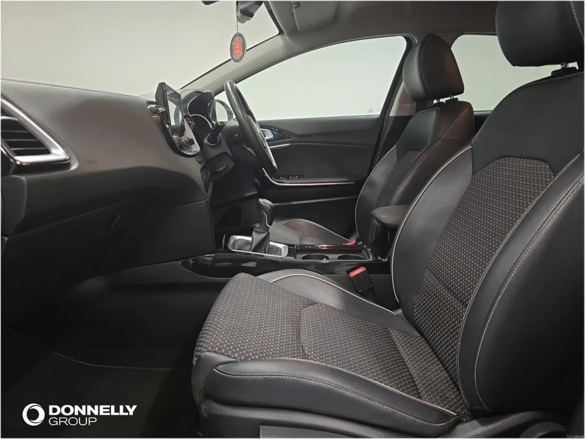 Kia XCeed Hatchback 3 - Image 4