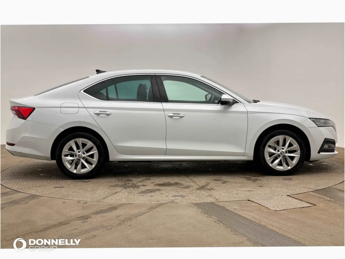 Skoda OCTAVIA Hatchback SE L - Image 4