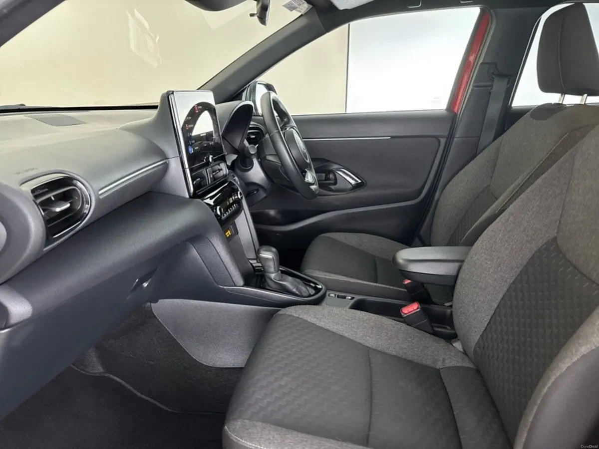 Toyota Yaris Cross HYBRID LUNA SPORT - Image 6