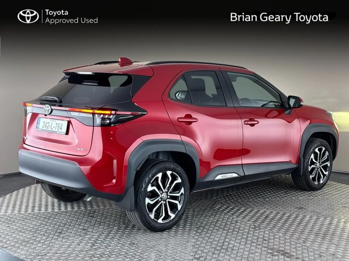 Toyota Yaris Cross HYBRID LUNA SPORT - Image 2