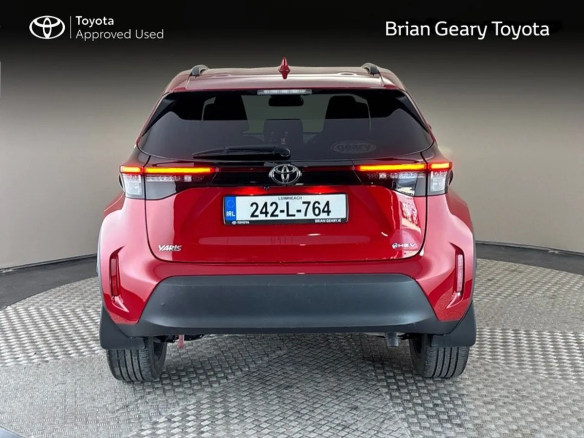 Toyota Yaris Cross HYBRID LUNA SPORT - Image 4