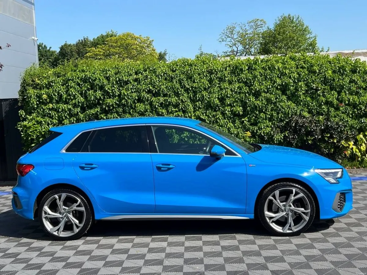 Audi A3 S-LINE 40 TFSI E SPORTBACK 1.4 HYBRID // S - Image 2
