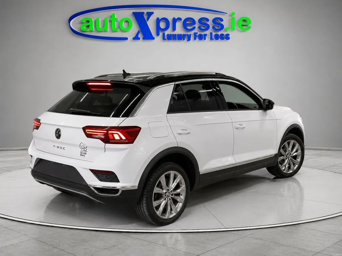 Volkswagen T-Roc 2.0 SPORT TDI, Low mileage, Roof - Image 3