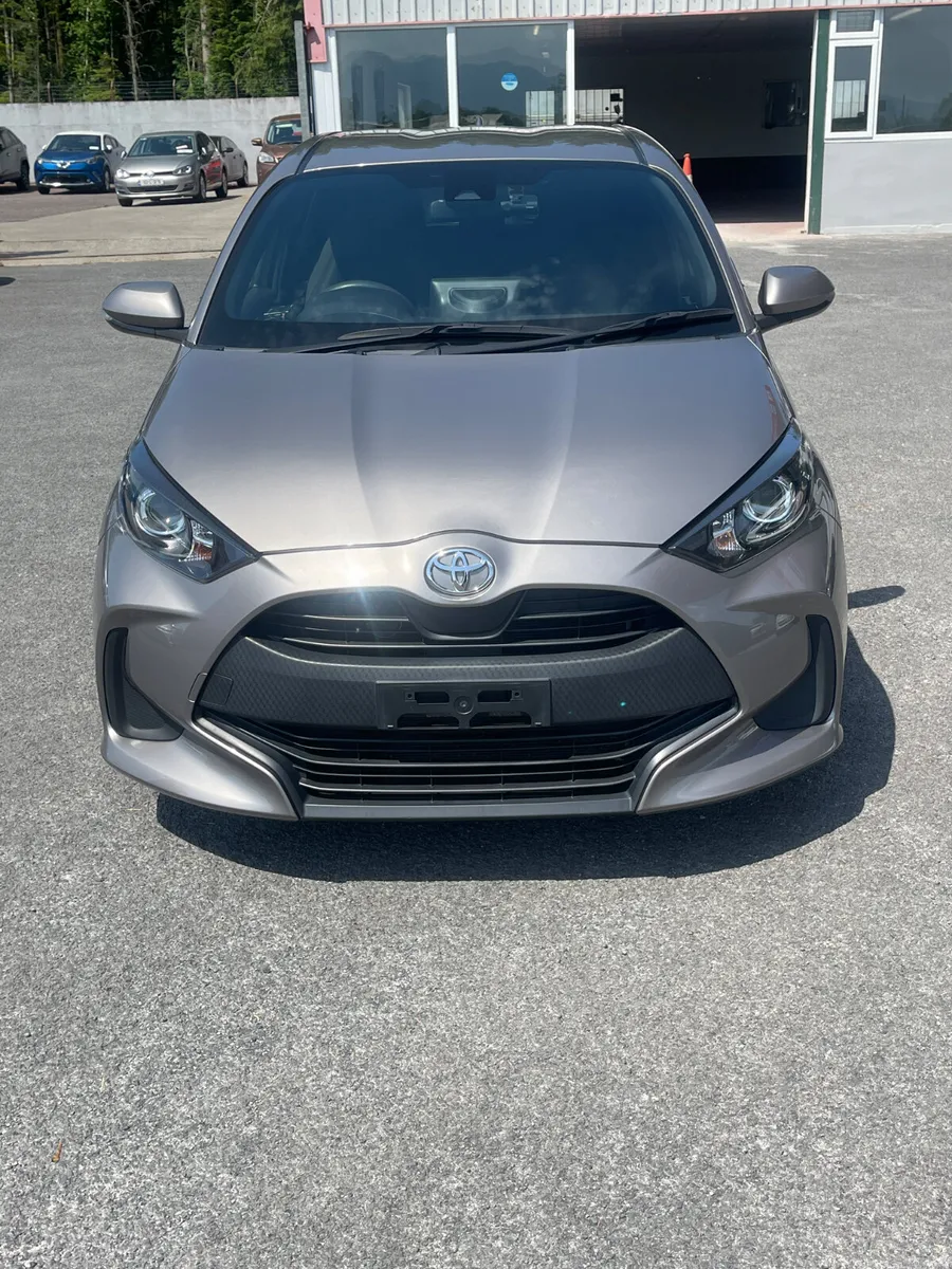 2022-2 Toyota Yaris - Image 2