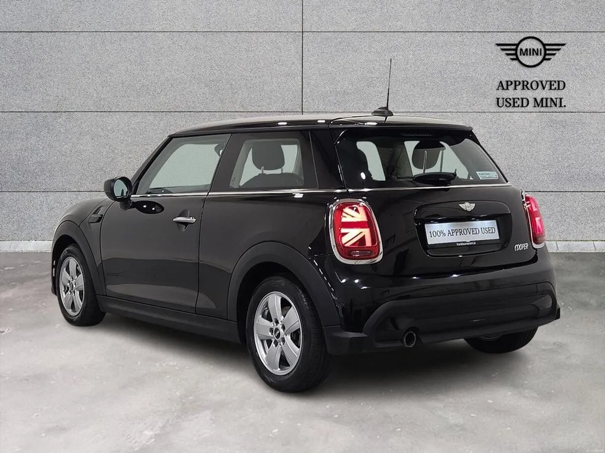 Mini Cooper 3-Door Cooper Classic - Image 2