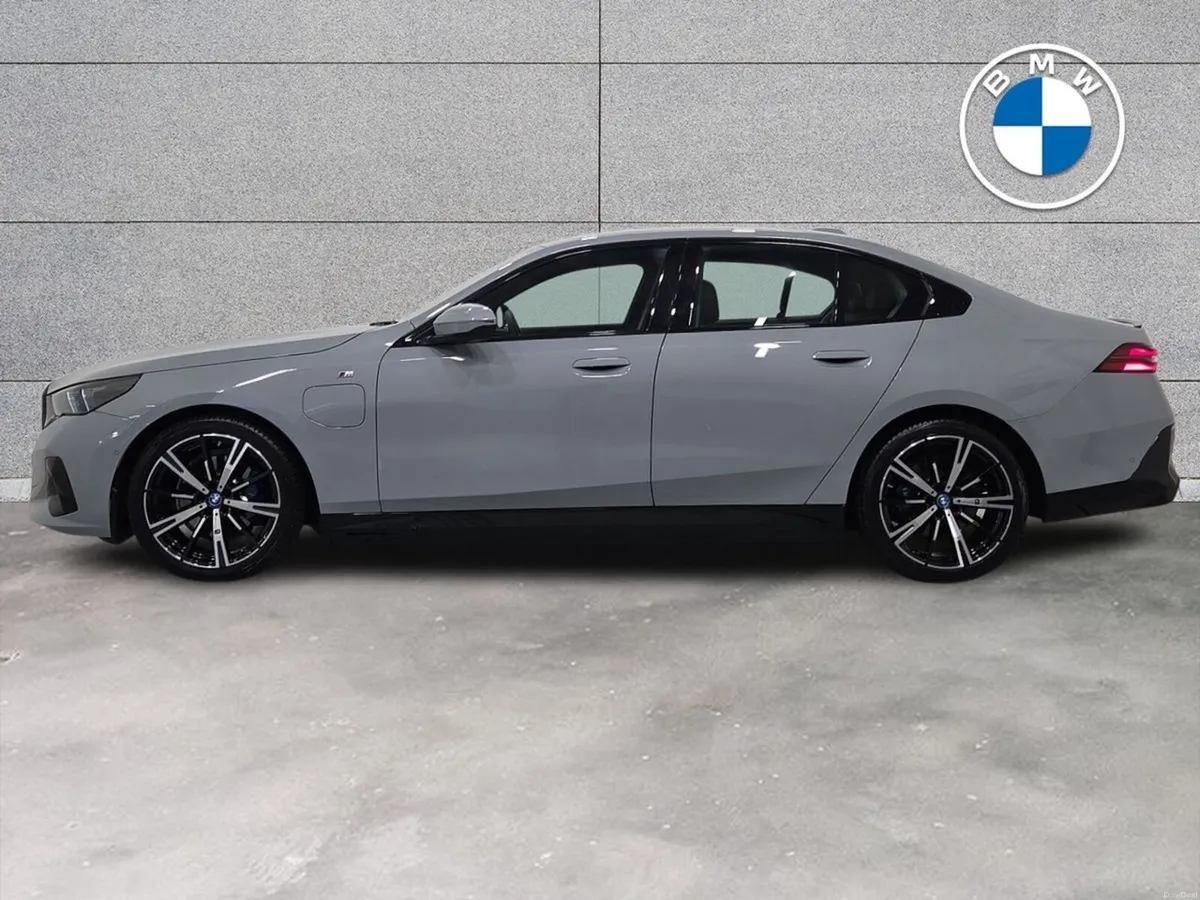 BMW 5-Series 530e M Sport Pro Saloon - Image 4