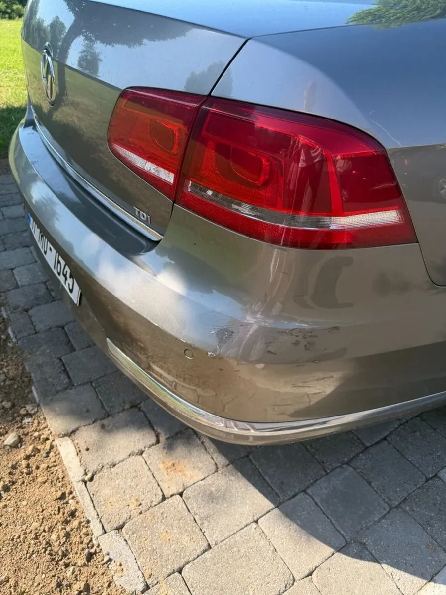 Volkswagen Passat 2011 - Image 4
