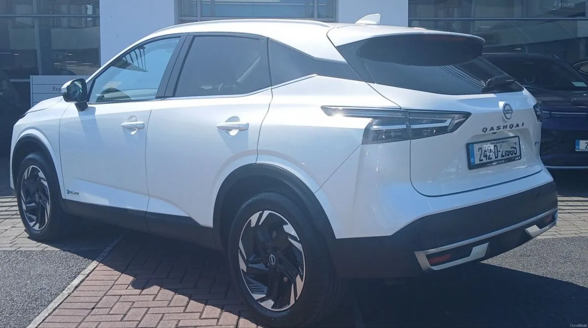 Nissan Qashqai ePOWER QASHQAI SV PREMIUM **AUTOMAT - Image 4