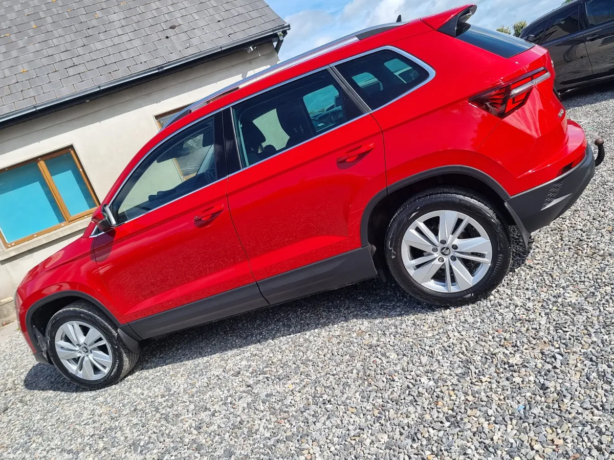 2025 SKODA KAROQ DIESEL AUTO VERY LOW MILES!€39990 - Image 1