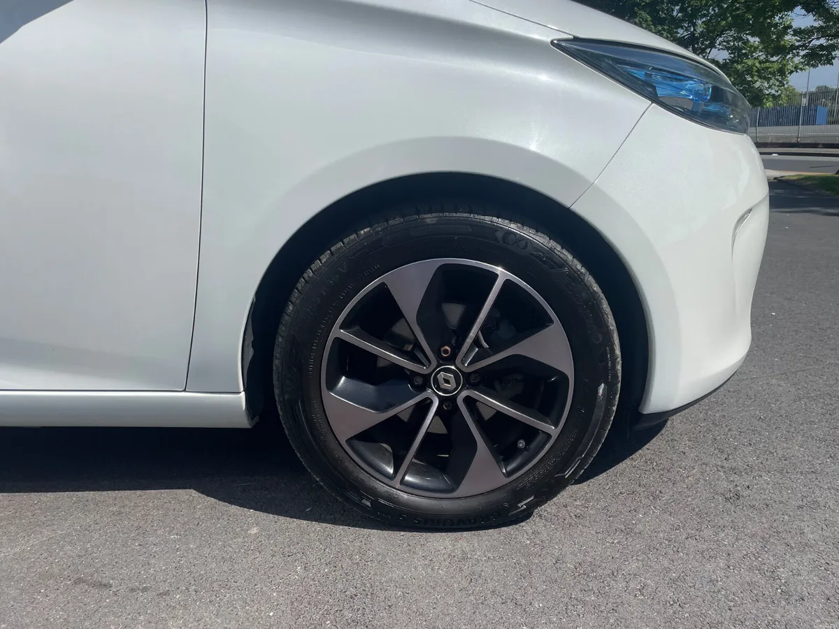 40KWH - HEATED LEATHER - REVERSE CAMERA - SAT NAV - Image 2