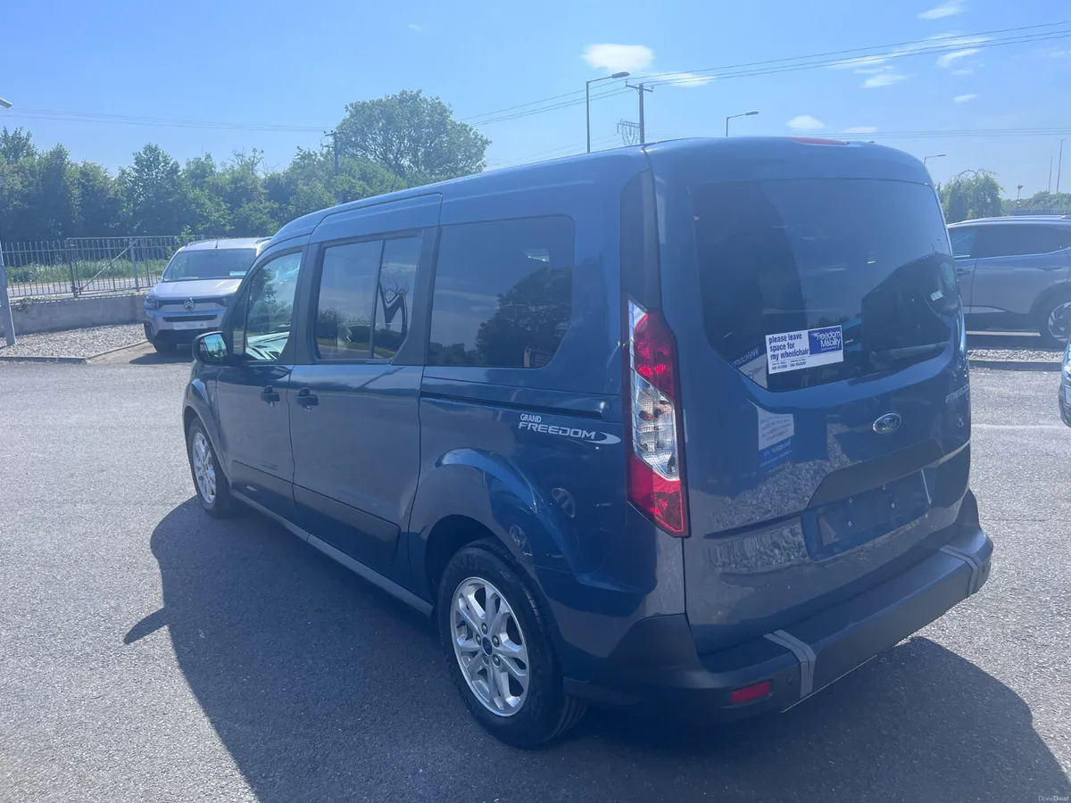Ford Tourneo Connect 2021, Wheelchair Accessible - Image 4