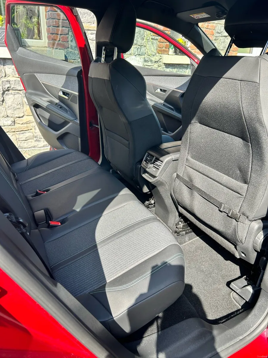 Car - Image 3