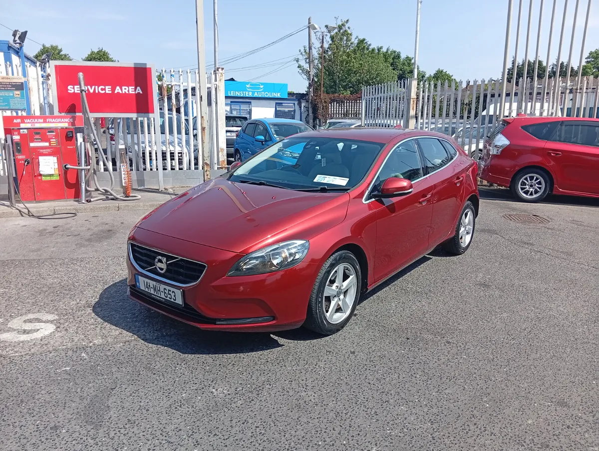 Volvo V40 2014 leather - Image 3