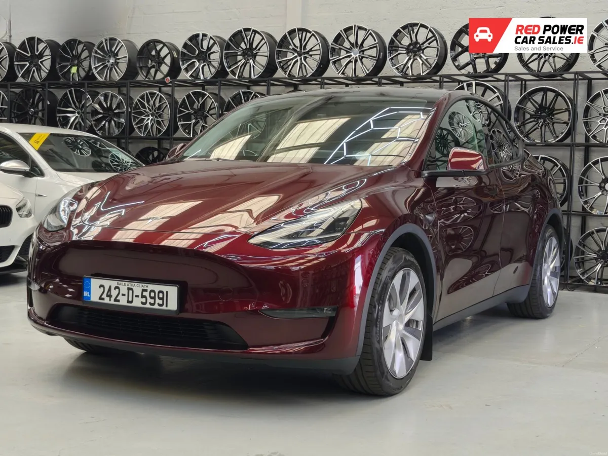 2024 Tesla Model Y Long Range AWD//LOW KMS - Image 2