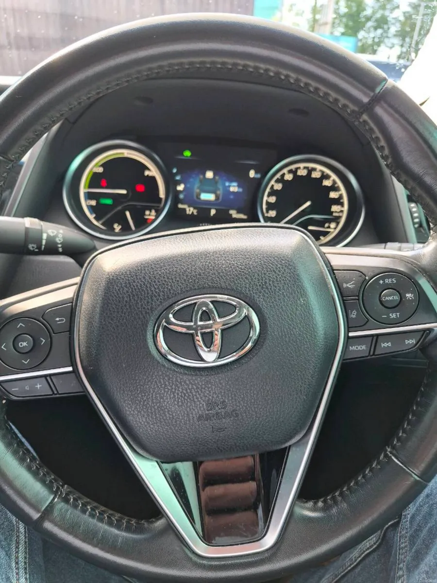 Toyota Camry - Image 4