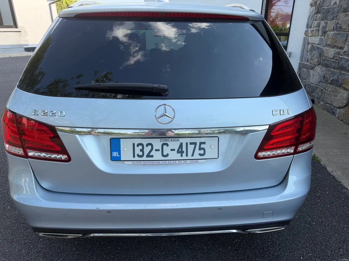 Mercedes E220 estate - Image 3