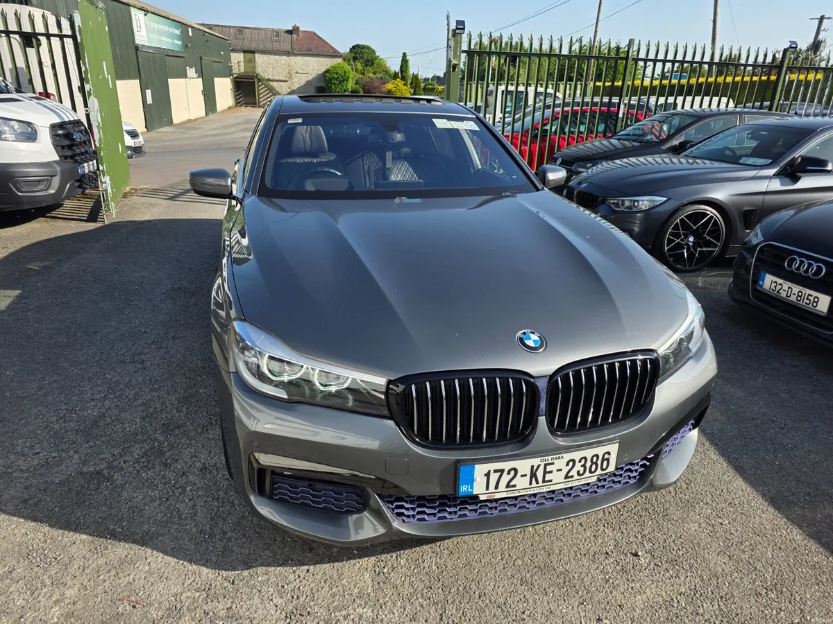 BMW 7-Series 2017 740e Sunroof - Image 2