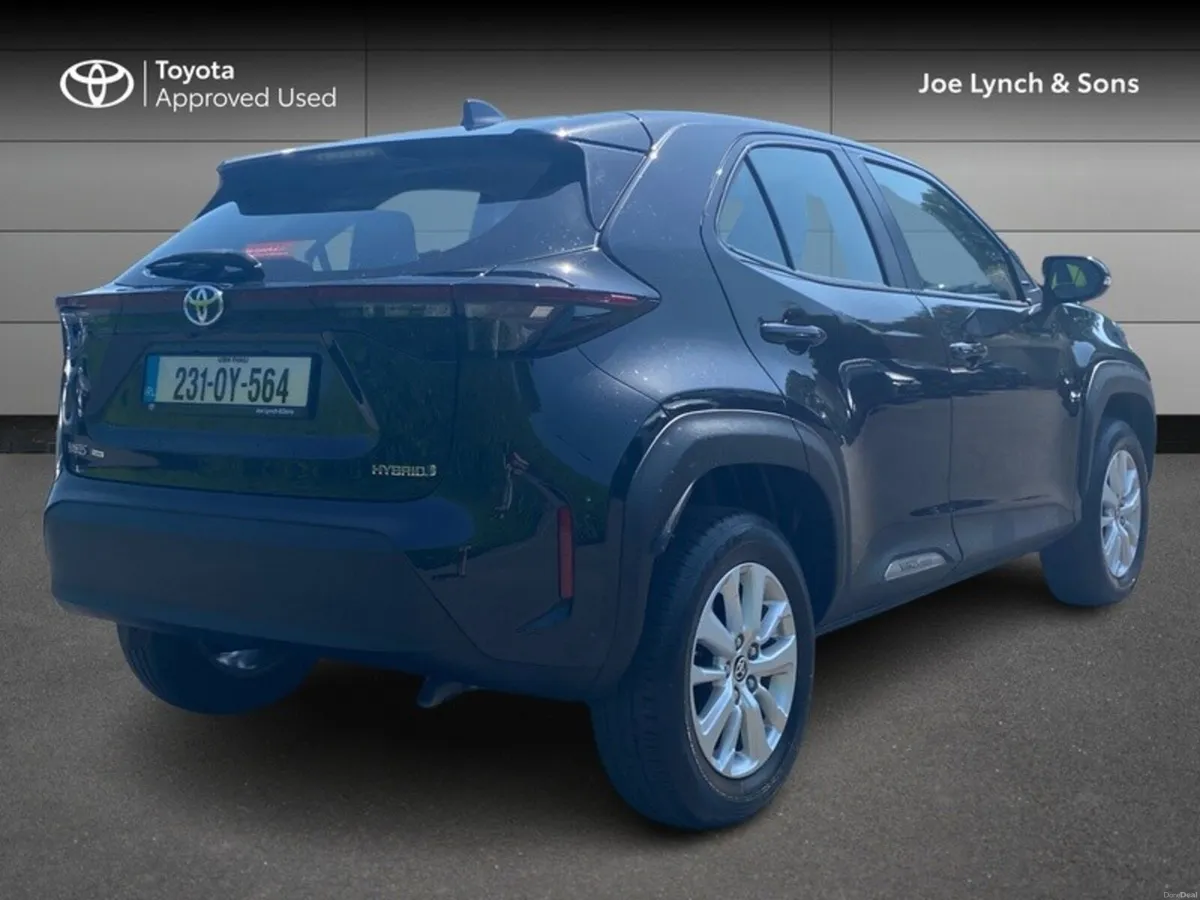 Toyota Yaris Cross CR CROSS LUNA 4DR AUTO - Image 2