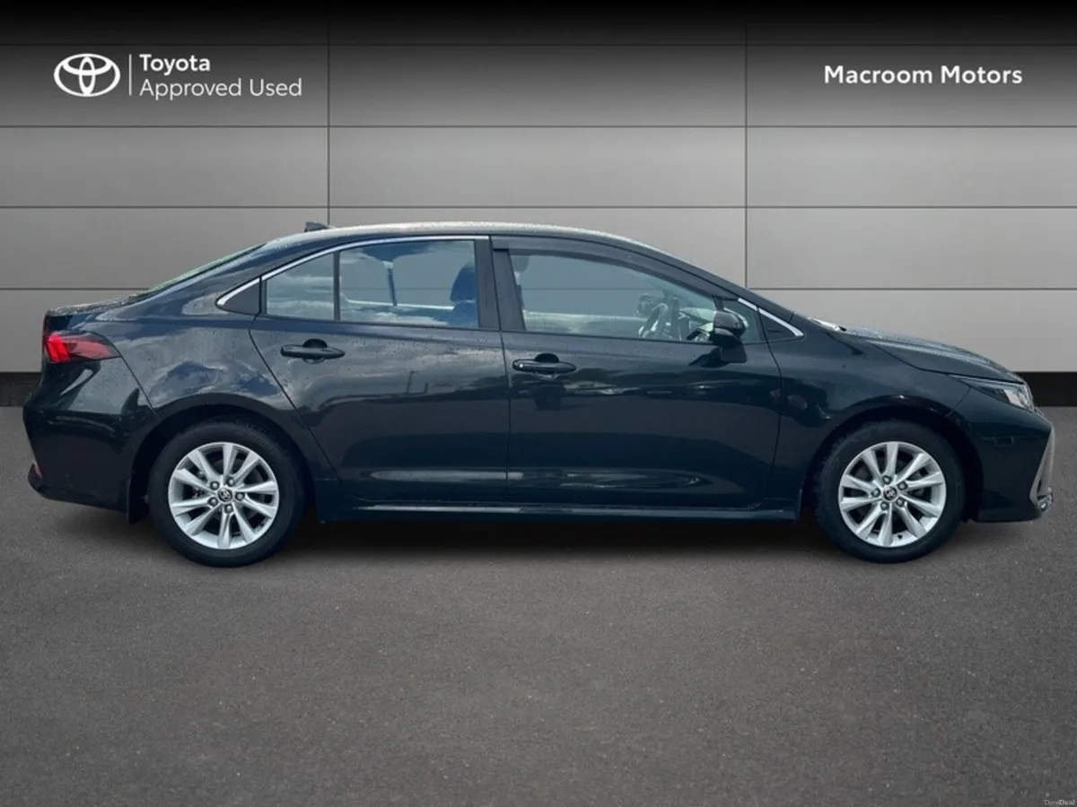 Toyota Corolla LUNA SALOON 4DR AUTO - Image 3