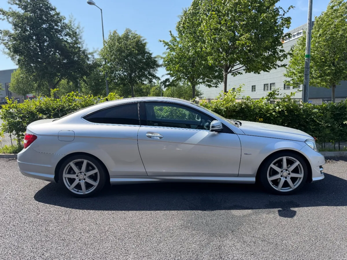 Mercedes-Benz C-Class 2.1 CDI SPORT  AUTO  AMG LIN - Image 6
