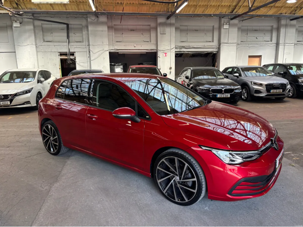 Volkswagen Golf LIFE 1.0 TSI MHEV 110HP 5 5DR AUTO - Image 1