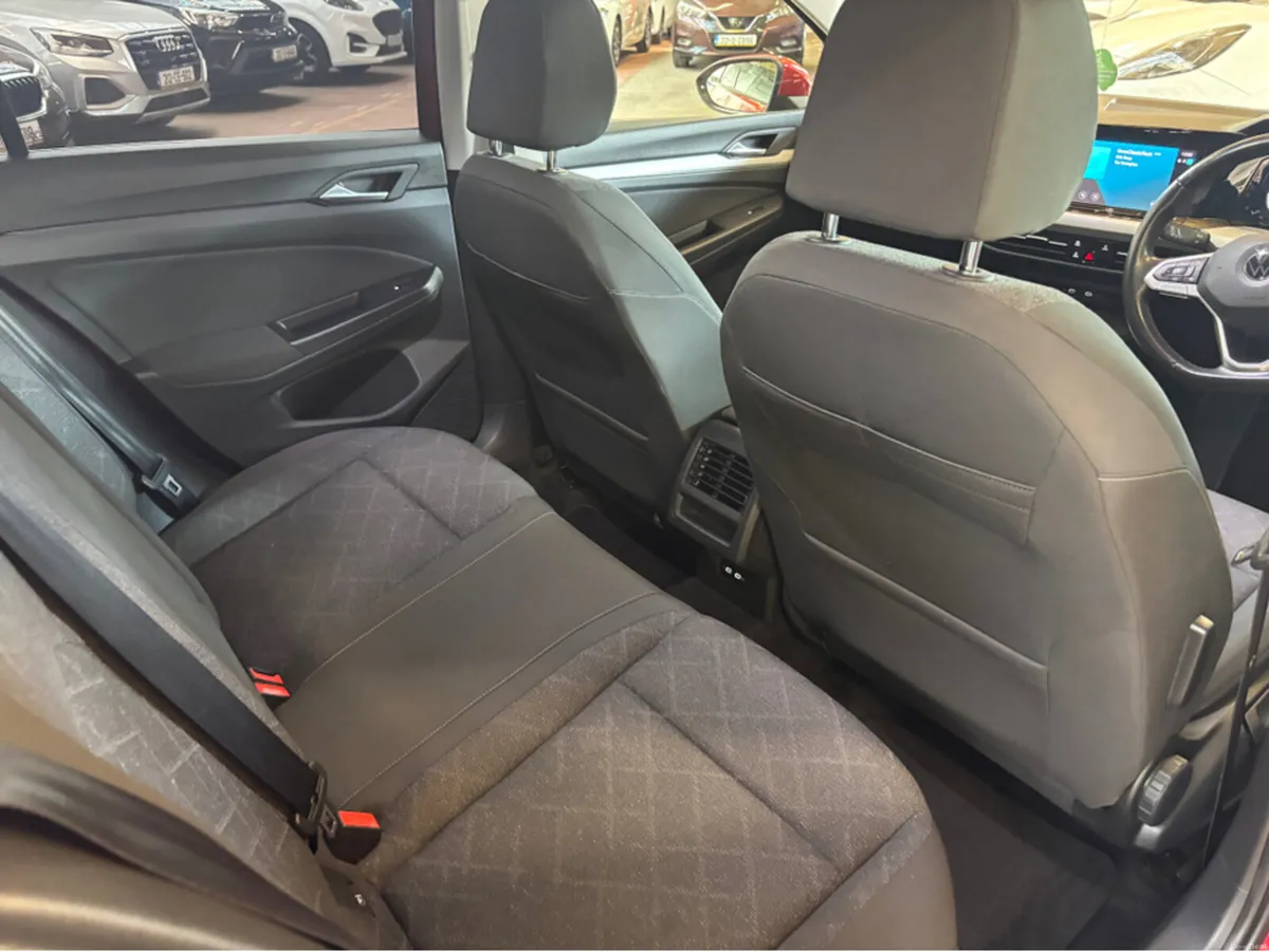 Volkswagen Golf LIFE 1.0 TSI MHEV 110HP 5 5DR AUTO - Image 3