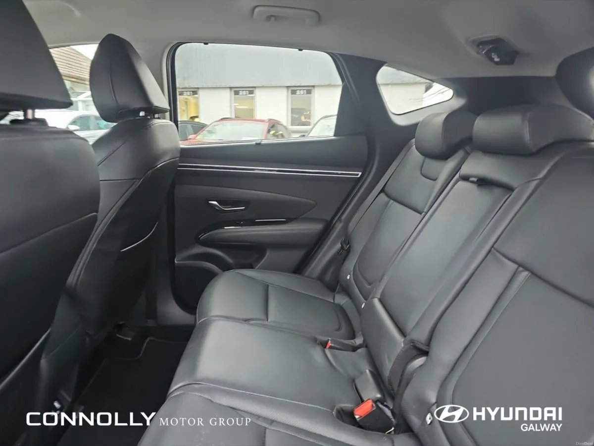 Hyundai Tucson 2WD Executive Plus - Sat Nav - Heat - Image 6
