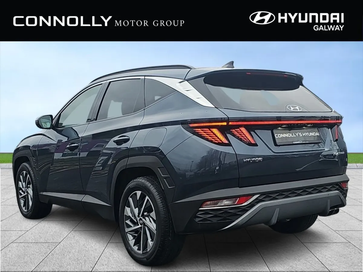 Hyundai Tucson 2WD Executive Plus - Sat Nav - Heat - Image 4
