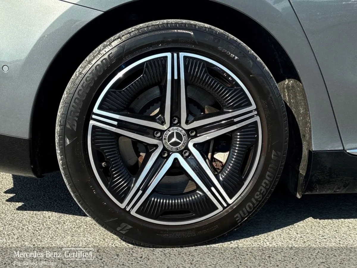 Mercedes-Benz EQE EQE 300 AMG Line *Sunroof* - Image 5