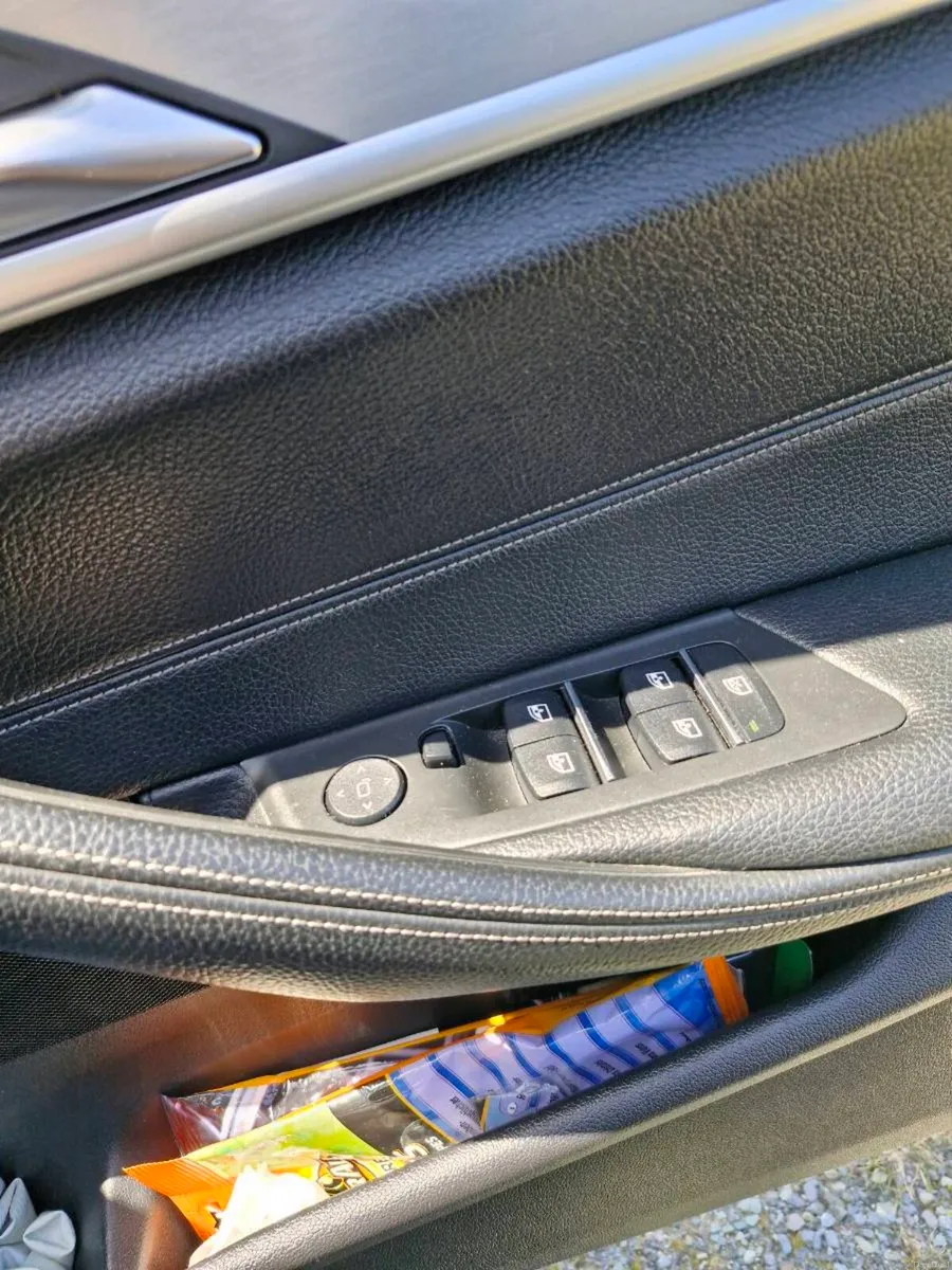 BMW 5 Series 520d G30 Auto - Image 2