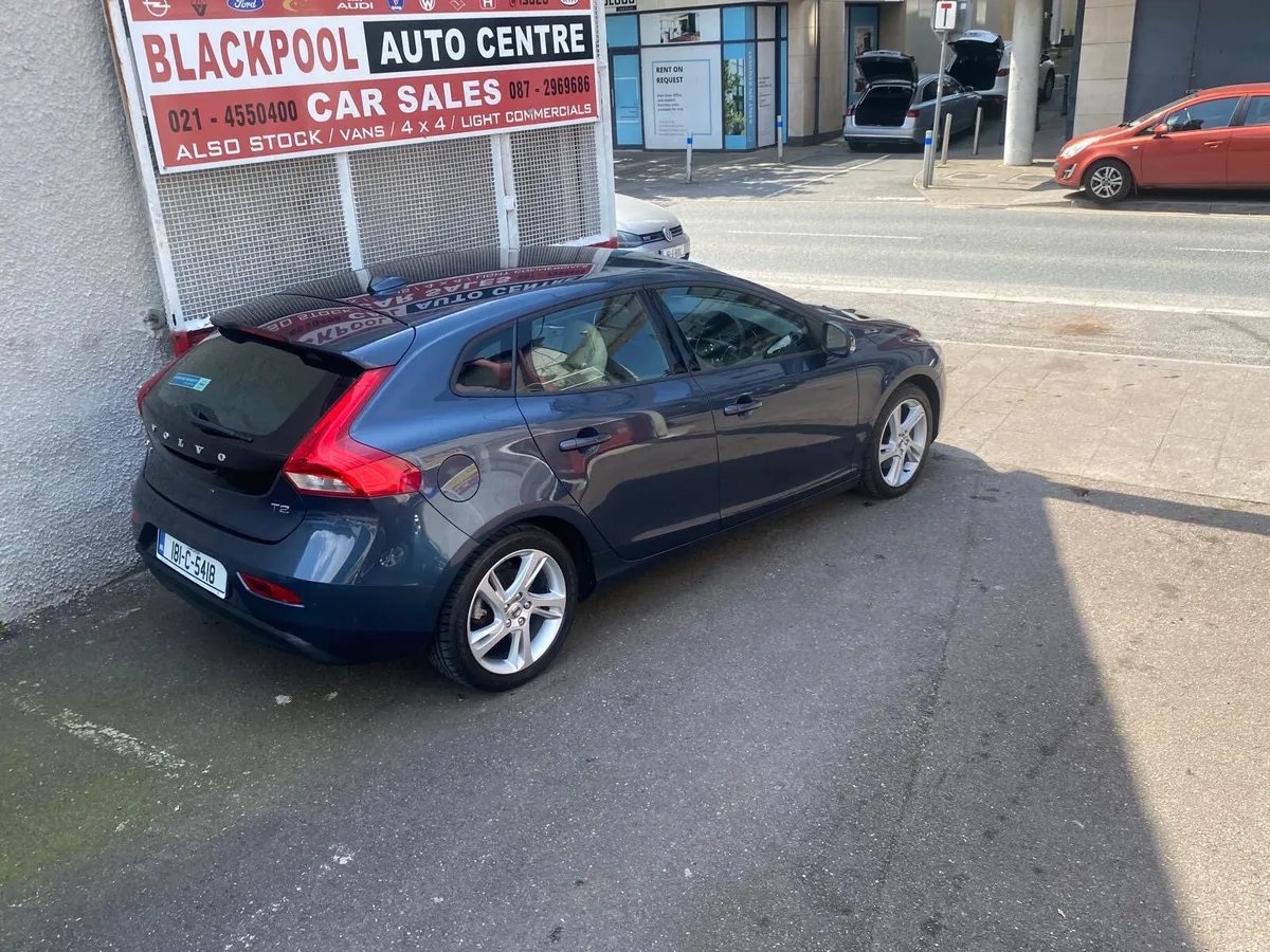 Volvo V40 2018 - Image 4