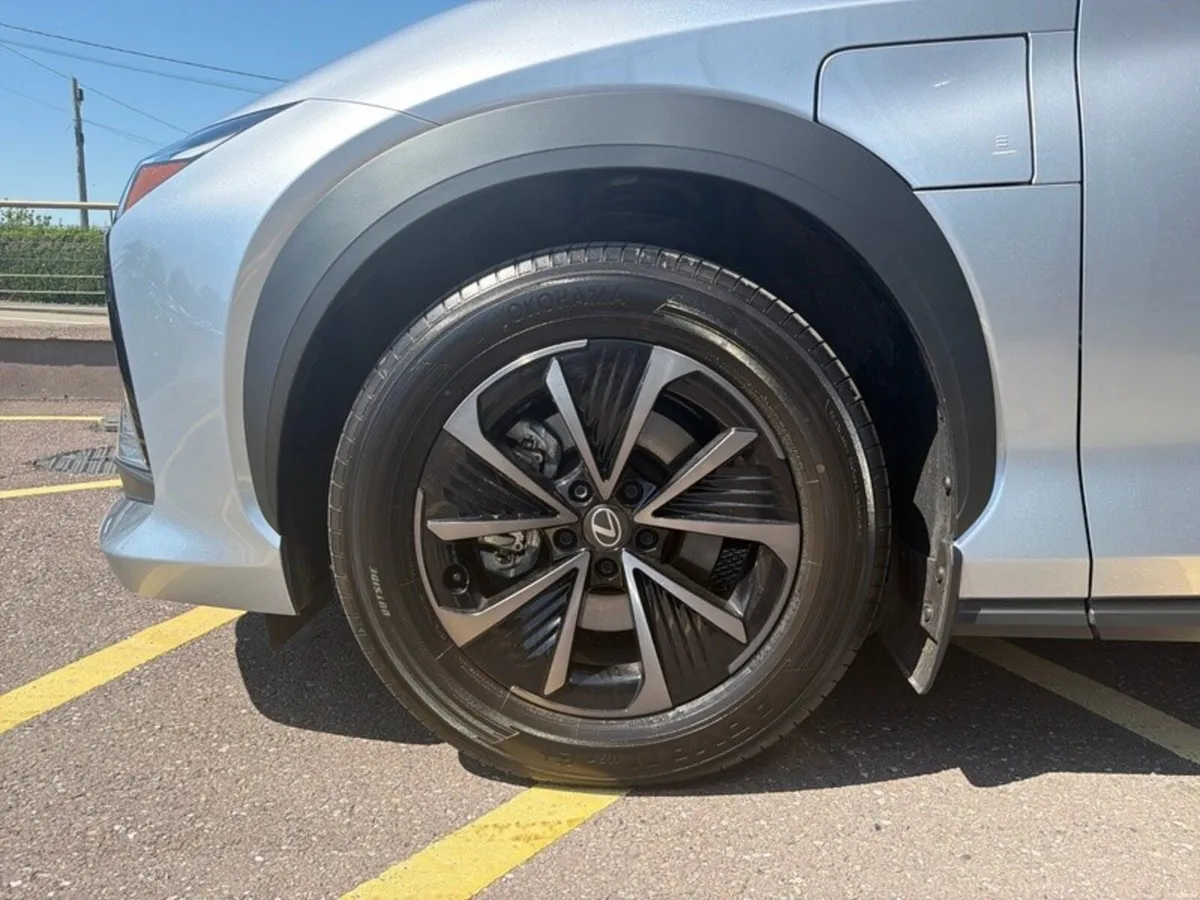 Lexus RZ RZ350e Executive - Image 5