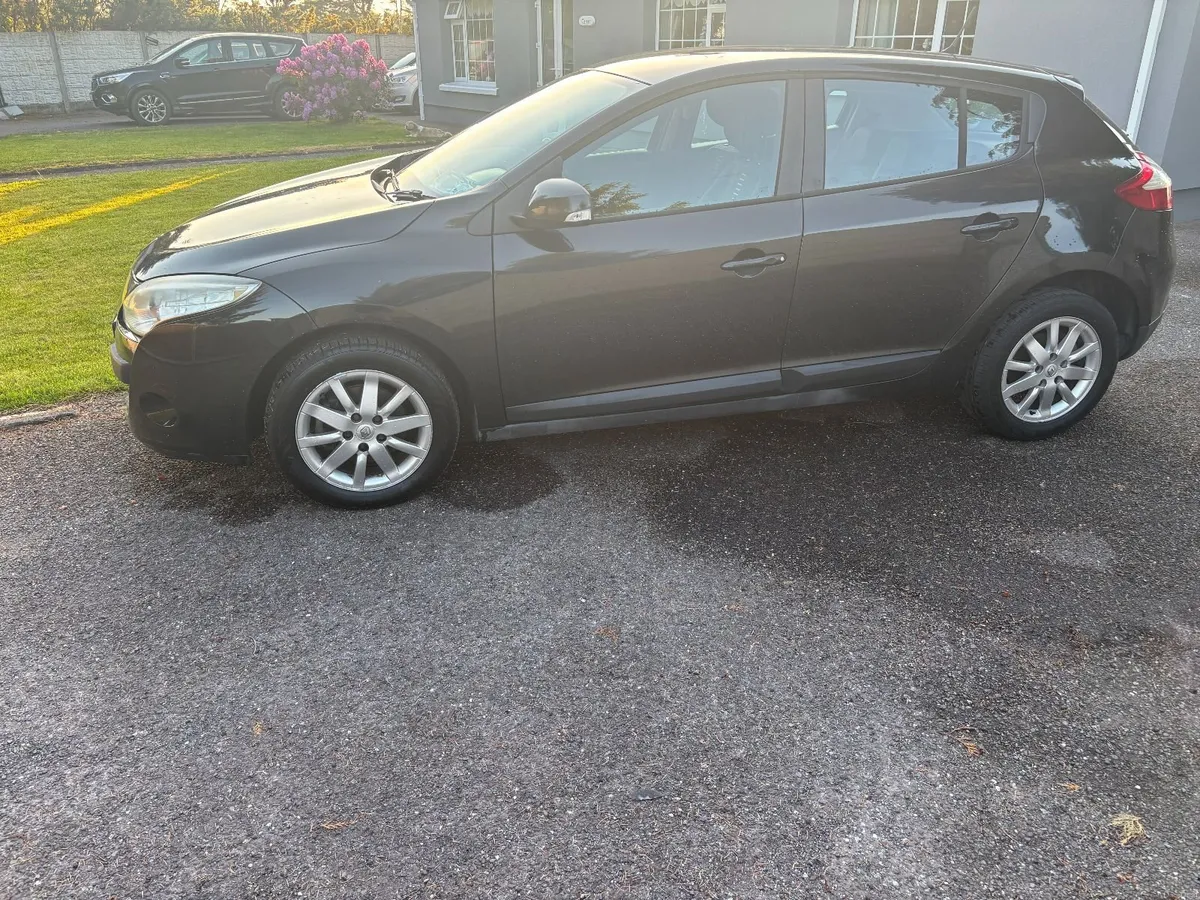 Low miles, Renault Megane 2010 tax + nct - Image 3